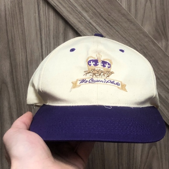 Queens plate hat - Picture 1 of 1